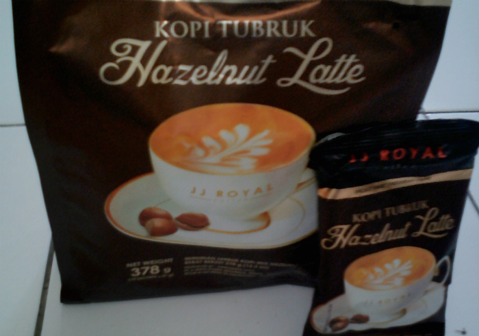 Review-kopi-tubruk-jj-royal-coffee-hazelnut-latte-15