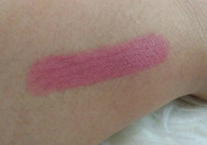 Review-wardah-intense-matte-lipstick-blushing-nude-12