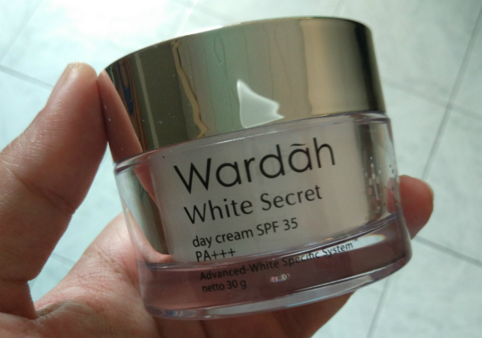 Review-wardah-white-secret-day-cream-13