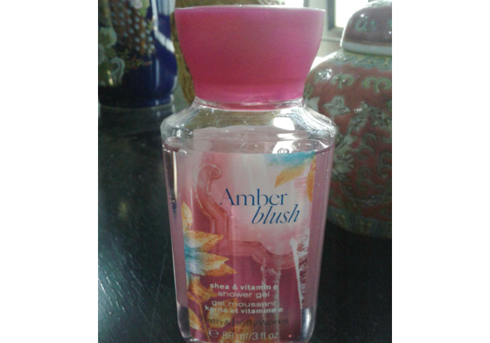 Review-bath-and-body-works-shower-gel-amber-blush-1