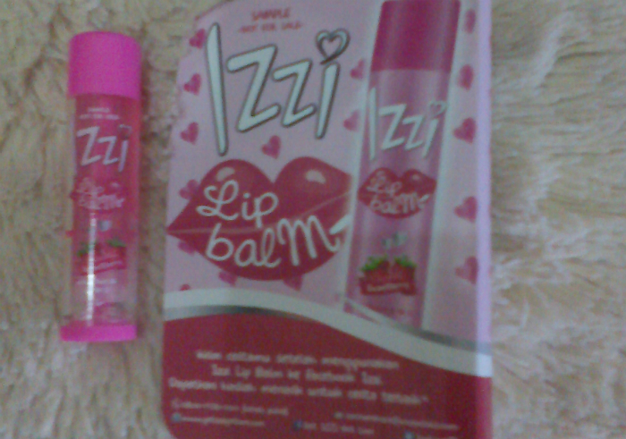 Review-izzi-lip-balm-sweetberry-29