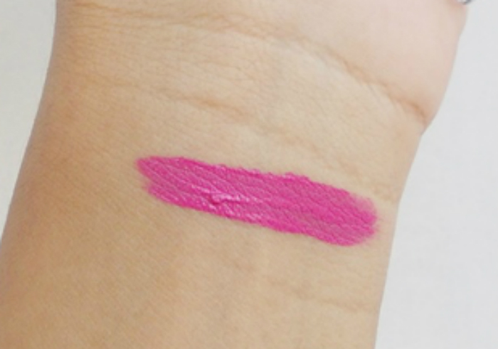 Review-lipstick-matte-wardah-exclusive-matte-lip-cream-fuschionately-5