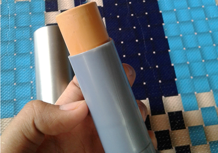 Review-mustika-ratu-simply-stay-stick-foundation-smoothie-yellow-22
