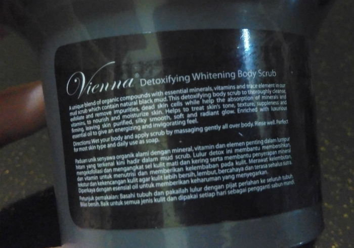 Review-vienna-whitening-body-scrub-black-mud-13